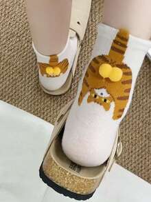 1/5 Pairs Comfortable Funny Upside Down Cat Ball Pom Pom Mid-Calf Socks, Suitable For All Seasons - Multicolor - View 4