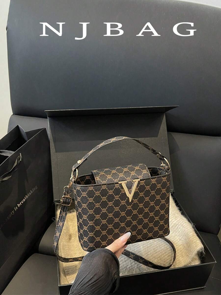 Túi xách nữ thương hiệu cao cấp, túi tote in họa tiết monogram chất lượng cao, túi đeo vai đa năng thời trang mới 2025, túi tote dung tích lớn, túi tote phong cách đường phố cổ điển, túi xách nữ cá tính, túi xách thanh lịch mới 2025, túi tote dung tích lớn.