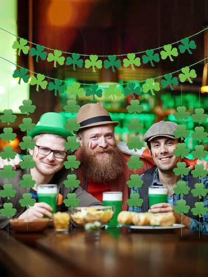 3 st/1 st St. Patrick's Day-klöverdekor, mörk- och ljusgrön klöverkranshängande ornament, glitterfilt-lyckobaner, lämplig för hemspis, kontor, irländsk fest, St. Patrick's Day