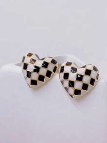 一对经典欧美风时尚黑白棋盘格心形耳环，简约百搭的极简设计 - 彩色 - 查看 6