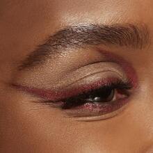 MAC Connect In Colour 眼影盘 #Future Flame 12.2克/0.43盎司 | 一抹显色 | 轻盈丝滑质地 | 均匀易晕染 | 适合隐形眼镜佩戴者 | 干湿两用 - Future Flame - 查看 3