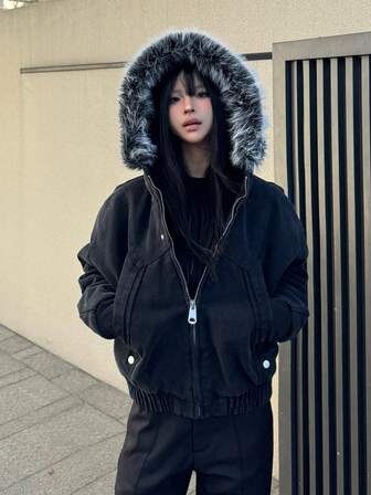 女士加厚羽绒服，保暖厚实，短款带毛领羽绒服，冬季