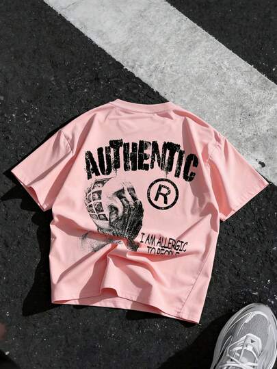 1件夏季粉色圆领男士T恤，背面印有字母图案，亲肤柔软，复古休闲街头风，可机洗，舒适宽松短袖，适合户外日常穿着，女士短袖款