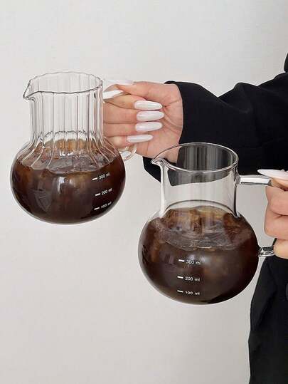 1 قطعة إبريق قهوة مخطط مصنوع يدويًا ، إبريق للمشاركة ، إبريق قهوة مدرج ، إبريق قهوة بمقبض شفاف ، إبريق زجاجي شفاف منزلي بمقبض ، إبريق زجاجي شفاف منزلي بمقبض ، كوب ماء ، غلاية ، أدوات زجاجية جميلة ، لوازم حفلة الشاي بعد الظهر ، لوازم مكتبية ، مناسبة للقهوة والماء