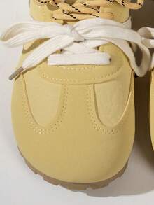 新款女鞋，时尚百搭系带圆头鞋，条纹装饰，纯色设计，舒适软底，休闲鞋，运动鞋，时尚鞋款，适合日常穿着和通勤。 - 黃色 - 查看 8