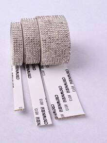 1 Yards Self-Adhesive Sparkling Crystal Rhinestone Diamond Ribbon, Christmas Decoration Rhinestone Glitter Sticker, DIY Car Computer Makeup Table Crafts, Wedding Party Decoration Sticker Packaging Roll, 2mm Rhinestone Production Process(Red/Silver/Pink/Golden).Valentine's Day Gift Decorations