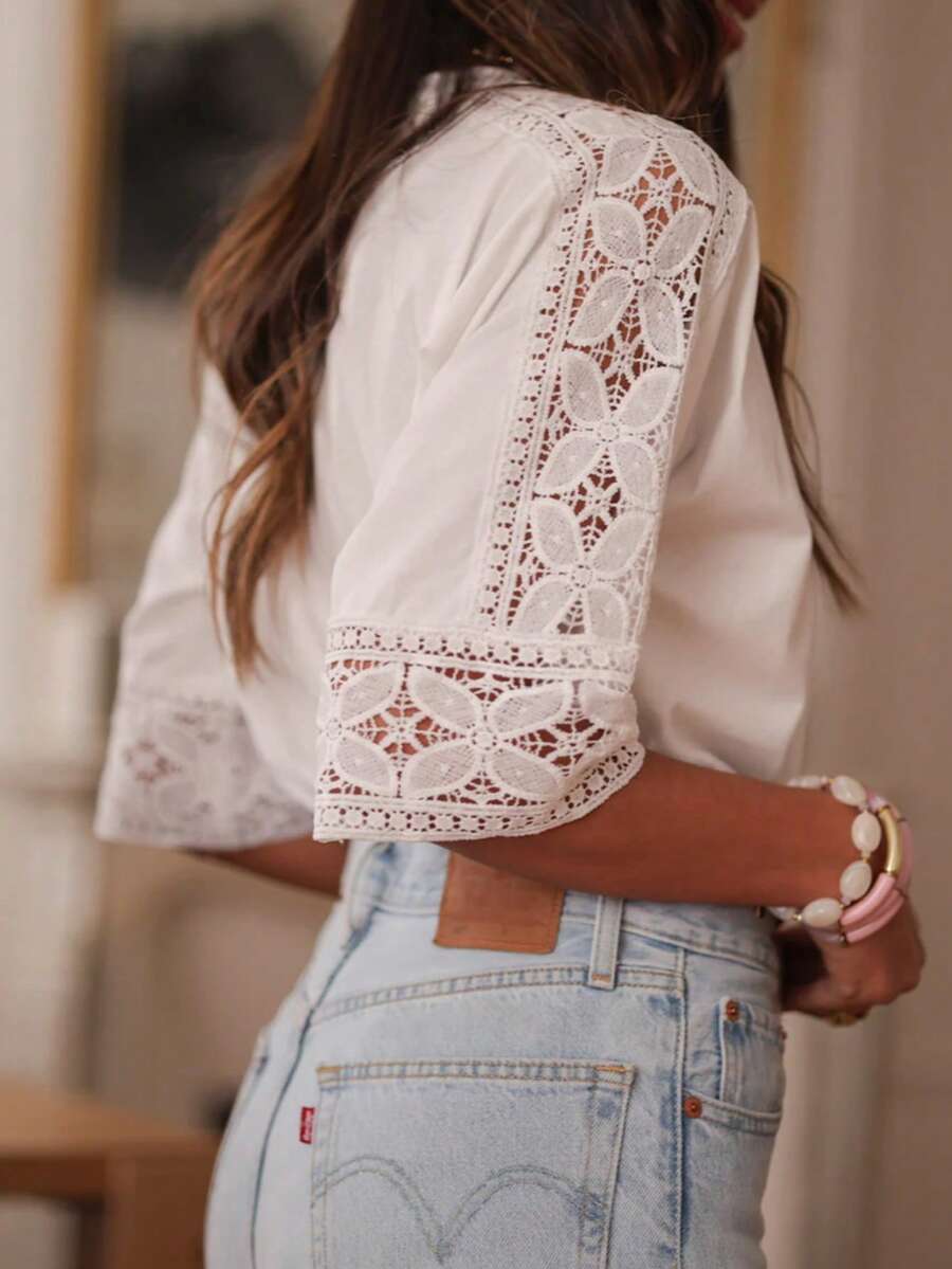 女士时尚休闲优雅日常穿搭约会简约纯色刺绣拼接镂空圆领短袖T恤，舒适面料，新款春夏上衣 - 白色 - 查看 1
