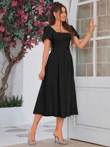 PARTHEA 女士优雅黑色方领中长连衣裙，短款泡泡袖，胸部褶皱设计，拉链细节，A字裙摆，适合派对和休闲场合。 - 黑色 - 查看 8