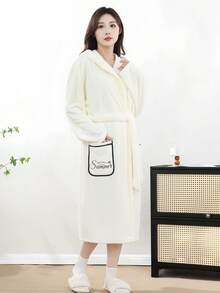 ثوب نوم نسائي من الفلانيل السميك مناسب للخريف والشتاء، ثوب منزلي فضفاض مريح ودافئ، بشكل أنيق، مع جيوب وحزام، باللون الأبيض