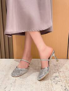 Xin Jing Shoes Giày cao gót nữ thanh lịch, giày bít mũi tròn đính đá, kiểu dáng khoét gót, thích hợp cho công sở và hẹn hò, kiểu giày bít mũi hở gót. - Bạc - Xem 6