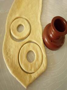 1 Set Donut Baking Mold - Heart, Flower And Round Cake Molds, Non-Stick Silicone Donut Baking Pan, DIY Dessert And Pastry Maker, Make Your Own Donuts And Pastries, Great For Valentine's Day, Christmas, Halloween, Birthday Party Baking And Gifting