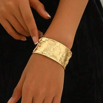 1pc Elegant European & American Style Golden Lotus Bracelet, Suitable For Women's Daily Wear