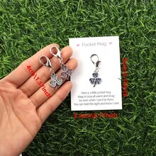 1pc/3pcs Fashionable And Creative Four-Leaf Clover Lucky Keychain Party Small Gift With Simple And Elegant Hug Card, Cute Key Chain Ring Bag Backpack Pendant Car Key Pendant St. Patrick's Day Friend Souvenir Gift, Ideal Charm Gift, Friendship Gift, Birthday Gift, Companion Gift, Holiday Party Gift. Give Yourself And Others A Lucky Four-Leaf Clover Gift - Multicolor - View 5