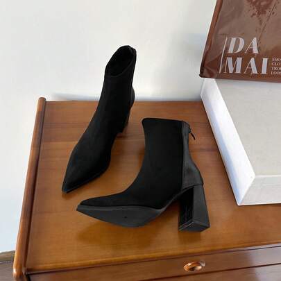 8厘米高跟尖头踝靴，优雅的办公正装鞋，适合日常穿着和工作场合。