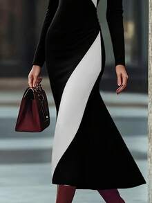 一件装女士优雅高领针织长袖连衣裙，撞色设计，百搭实用，适合办公室、日常穿着、新年派对、节日庆典等场合。 - 黑與白 - 查看 5