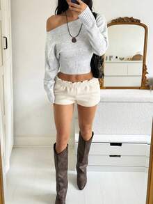 Seksowny sweter z odkrytymi ramionami, wygodny i elegancki, odpowiedni na randki, niezobowiązujące spotkania i podróże jesienią/zimą