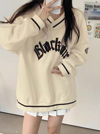 V领套头卫衣，落肩袖设计，饰有刺绣字母图案