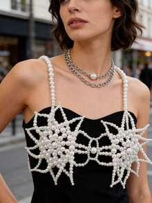 1件不规则珍珠胸罩创意女士胸部饰品身体链，仿饰品花朵胸罩，适合日常佩戴、派对、音乐节等场合，也可作为女士礼物 - 白色 - 查看 1
