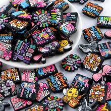 6颗，3种不同款式的硅胶装饰珠混合装，适用于DIY手工手链、串珠笔、包包吊坠等，采用硅胶材质，坚固耐用。