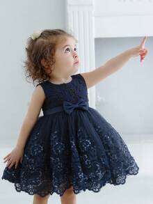 女婴藏蓝色蕾丝连衣裙，带蝴蝶结，薄纱蓬蓬裙，优雅公主风派对礼服，适合女童一周岁生日、婚礼、宴会、派对等场合。 - 寶藍色 - 查看 4