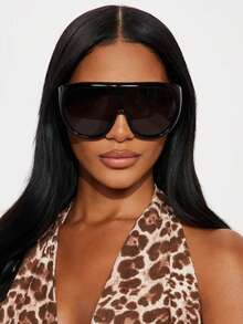 1pc Oversized Fashionable Fashion Glasses, Retro & Unique Style, Versatile, Suitable For Men And Women. Suitable For Daily Wear, Street Photography, Outdoor Sports, Vacation, Travel, Beach Accessories And More. - Black - View 2