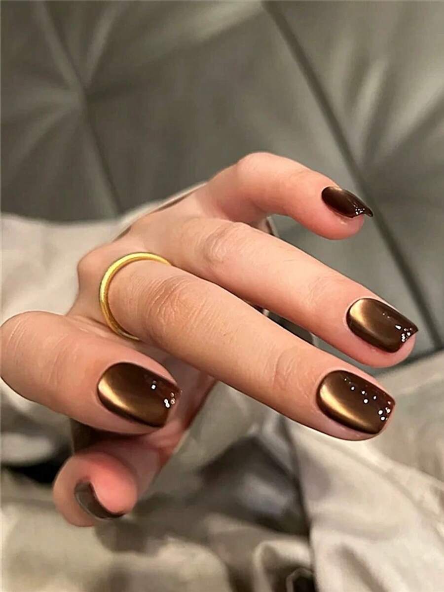 10 móng tay giả thủ công nguyên chất, móng ngắn hình oval, màu nâu, phong cách Y2K đơn giản, nhẹ nhàng, hiệu ứng mắt mèo, màu trơn, lấp lánh nhẹ, thích hợp cho nữ và bé gái, mùa thu đông, lễ hội, Giáng sinh, tiệc tùng và sử dụng hàng ngày.