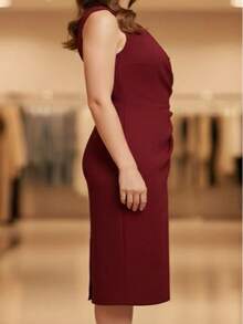 Classic Midi Dress - Duna Linen With Back Zipper, Wide Straps, Elegant Tie-Back Detail, Ruched Detail, Suitable For Formal And Evening Wear. - 酒紅色 - 查看 2