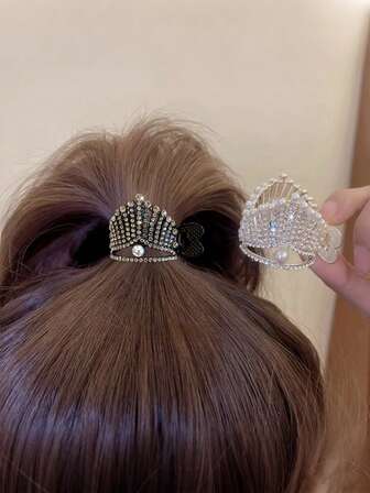 1 Pieza Elegante Pinza de Pelo de Cristal, Adecuada para Mujeres. Durable Pinza de Metal de Aleación Corona de Cristal Perla para Cola de Caballo Alta, Pasador de Cabello para Viajes, Pinza de Cola de Caballo de Princesa, Diseño de Diamante de Agua Brillante, Accesorio de Moda para el Cabello, Perfecto para Cola de Caballo Gruesa y Larga. Accesorios de Moda para el Cabello de Mujer Pinzas Elegantes Clip de Pelo Casual
