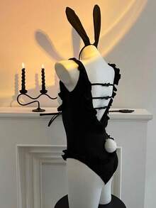 一套性感兔女郎角色扮演内衣套装 - 连体紧身衣配头带，适合万圣节、派对等场合。