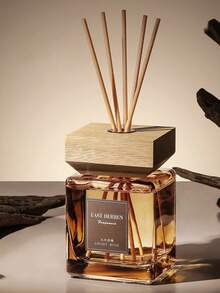 这款大容量无焰香氛藤条空气清新剂，散发栀子花、沉香玫瑰、沉香和樱花的香气，可放置于卧室、办公室或浴室，以消除异味并净化空气。