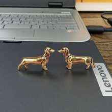 1pc Gold Dachshund Statue Ornament, 3D Metal Dog Figurine Decor, Home Kitchen Decoration, Party Gift, No Power Needed, Collectible Craft Item, Tabletop Decorative Accessory - Multicolor - View 2