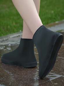 Latex Waterproof Rain Boot Covers - Reusable, Slip-Resistant And Waterproof, Easy To Clean, Protecting Your Favourite Shoes From Dirt And Moisture. Features An Elasticated Opening For Durability And Easy On/Off, Suitable For Both Men And Women.