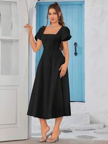 PARTHEA 女士优雅黑色方领中长连衣裙，短款泡泡袖，胸部褶皱设计，拉链细节，A字裙摆，适合派对和休闲场合。 - 黑色 - 查看 7