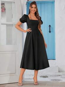 PARTHEA 女士优雅黑色方领中长连衣裙，短款泡泡袖，胸部褶皱设计，拉链细节，A字裙摆，适合派对和休闲场合。 - 黑色 - 查看 3