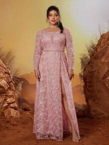 Vestido de noche de manga larga con cuello redondo, bordado de encaje con cuentas, aplicaciones y abertura - Rosa coral - Ver 1