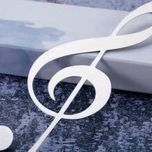 1个精美不锈钢音符书签礼品，适合音乐爱好者、书籍爱好者，也适合毕业、情人节、圣诞节、生日、周年纪念日等场合。