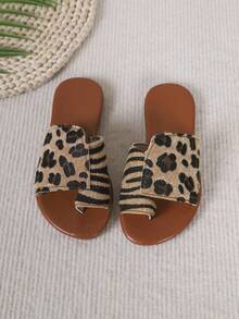1双时尚百搭豹纹和斑马纹拼接儿童人字拖 - 棕色 - 查看 3