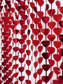 1件红色心形铝箔帘，铝箔流苏缎带帘，摄影背景，适用于单身派对、新娘送礼会、婚礼、订婚和情人节派对装饰