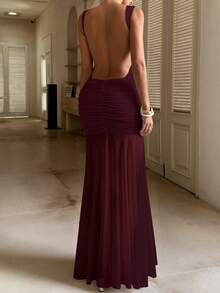 女士性感优雅纯色长裙，露背设计，金属搭扣点缀，褶皱镂空和鱼尾裙摆——完美适用于正式晚宴、婚礼招待会和夏季鸡尾酒会。 - 酒紅色 - 查看 7
