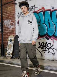 青少年浅灰色纯色抓绒卫衣，时尚百搭，保暖舒适，适合青少年男孩，秋冬季穿着