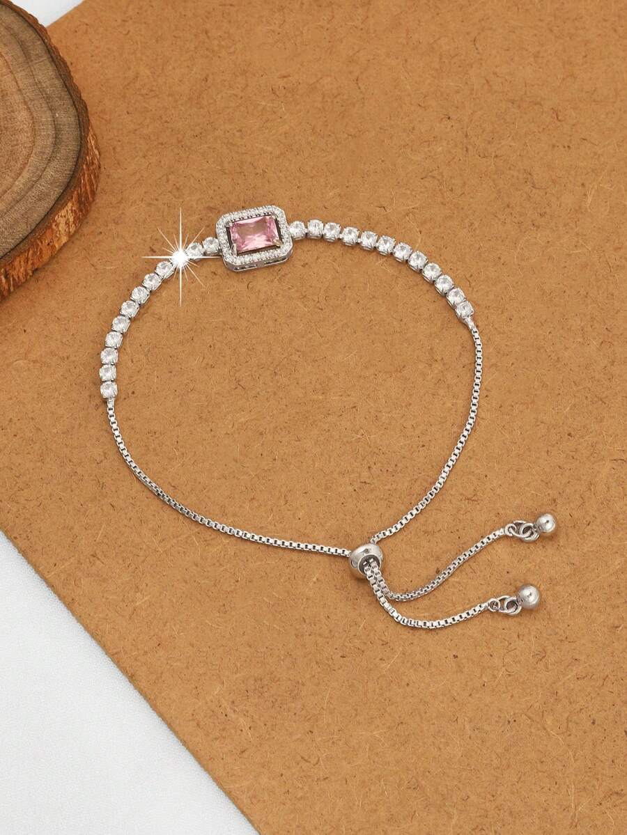 1 chiếc vòng tay kéo sang trọng, đa năng, lấy cảm hứng từ hình khối đường hình học, phong cách tối giản thanh lịch của cung điện Pháp. - Nhiều màu - Xem 1