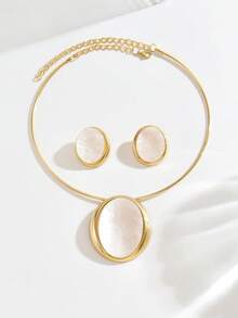1 Set Of 3pcs Fashionable & Elegant Geometric Circle Pendant Necklace & Earrings Set, Exaggerated Minimalist Metal Geometric Necklace & Earrings Set, Suitable For Women's Daily, Vacation, Party Wear - Gold and White - View 4