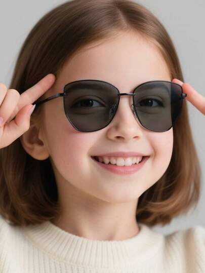 1副女童9-12岁金属方形镜框时尚眼镜，非常适合户外活动和拍照。