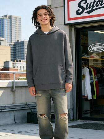 青少年炭灰色连帽口袋卫衣，青少年时尚设计，柔软舒适，适合春秋季穿着。