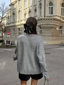 SEREN 秋冬新款圆领灰色长袖毛衣，宽松简约，时尚优雅，适合日常穿着。 - 灰色 - 查看 3