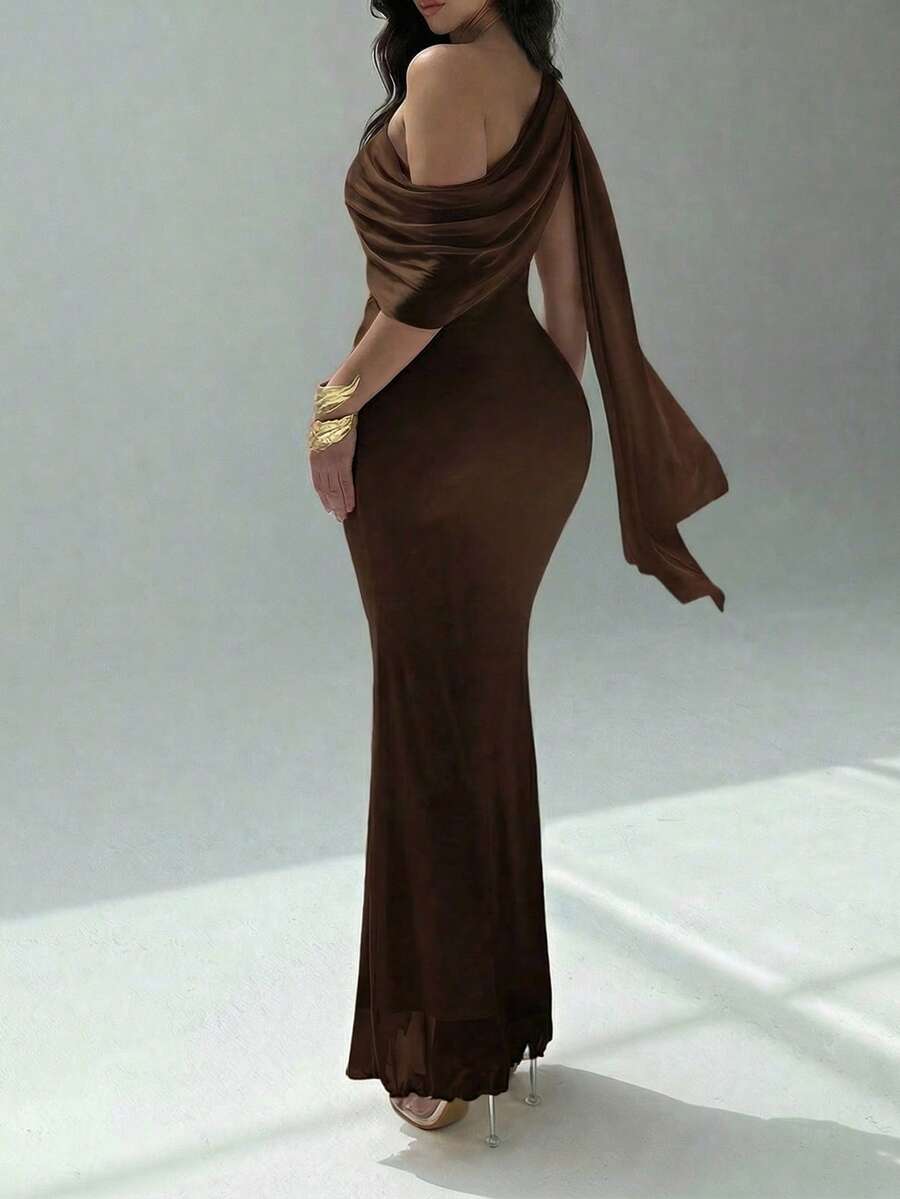 大码女士优雅棕色修身针织连衣裙，不对称领口长款铅笔裙，无袖，适合正式场合、宾客礼服和夏季派对穿着 - 棕色 - 查看 1