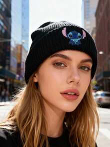 官方史迪奇保暖帽 - 采用优质羊毛混纺抓绒面料，内衬柔软保暖层，保暖效果极佳。经典的史迪奇蓝白配色，3D立体耳朵，以及俏皮的刺绣表情。 - 彩色 - 查看 8