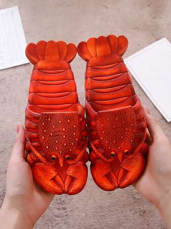 2026 Nuevas Sandalias de Verano/Primavera Talla Grande para Hombres, Suela Suave, Talla 47, Asimétrica Antideslizante Resistente al Desgaste Ligera y Flexible de Doble Capa, Pantuflas Casuales de Interior Slip-On, Chanclas de Playa Exterior, Diseño Divertido de Camarón Unisex para Adolescentes y Adultos, Adecuado para Cosplay, Fiestas, Utilería Fotográfica, Suelas Pintadas Asimétricas y Estampados Irregulares Marrón-Rojo en la Parte Superior son Normales