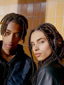 Marshall Major IV 无线蓝牙耳机，超长续航，支持无线充电，强劲低音，可折叠贴耳式设计，轻巧便携，适合旅行、健身、游戏、音乐等多种场景，兼容 iOS 和安卓系统。 - 棕色 - 查看 5