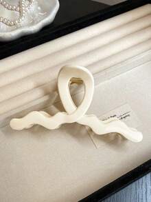 波浪不对称小众女士发爪夹，巧克力棕色超大号单爪夹，适合半扎发或全扎发造型，加厚发爪夹，适合盘发，高端小众设计，百搭，经典通勤风，时尚简约，复古优雅，灵感源自Malard，适合日常佩戴、节日、派对、旅行和通勤，完美搭配各种服饰，优雅发饰，送给女孩的礼物，发夹，头饰，节日礼物 - 奶白色 - 查看 2